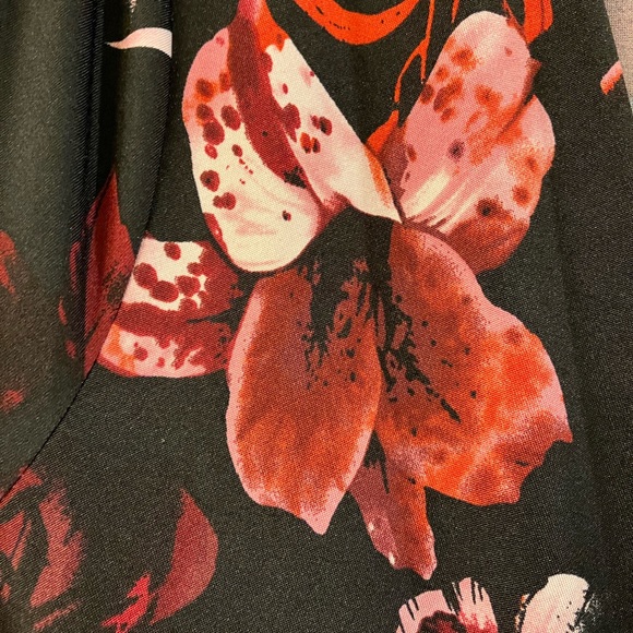 Venus black floral dress - Picture 3 of 6